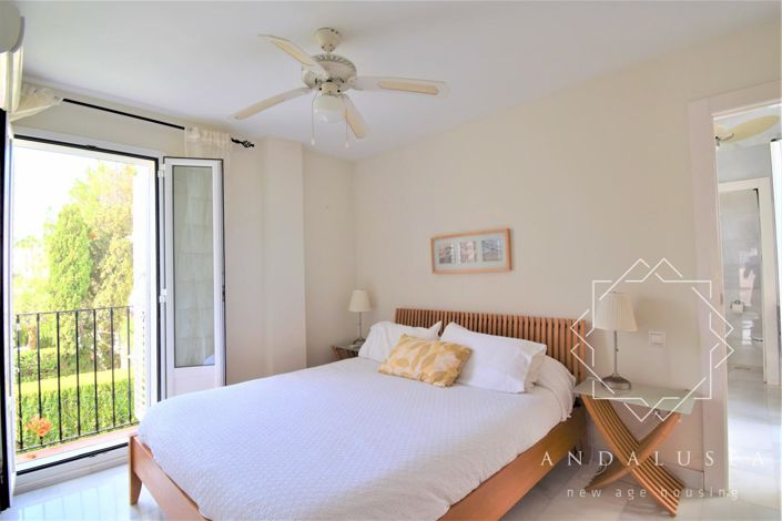 Image No.27-5 Bed Property for sale