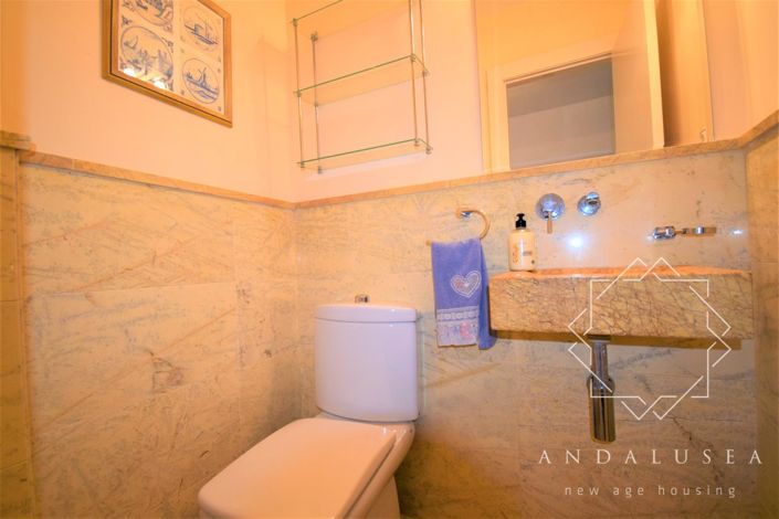 Image No.45-5 Bed Property for sale