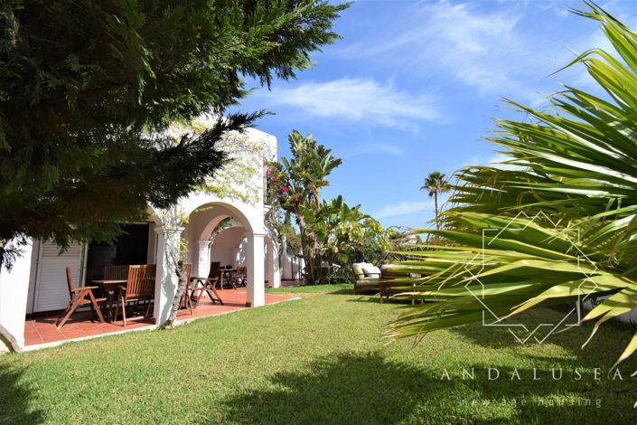 Image No.50-5 Bed Property for sale