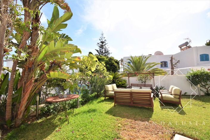 Image No.51-5 Bed Property for sale