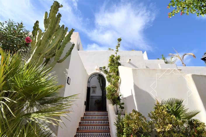 Image No.53-5 Bed Property for sale