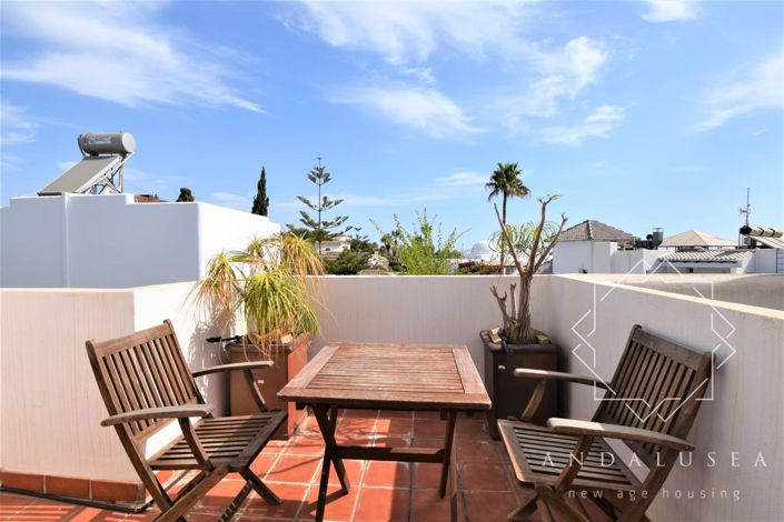 Image No.54-5 Bed Property for sale