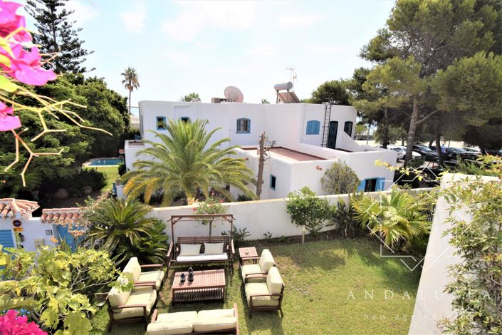 Image No.58-5 Bed Property for sale