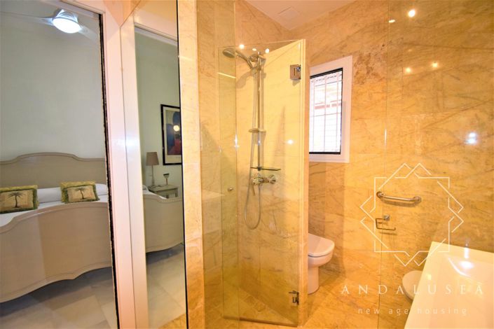 Image No.34-3 Bed Property for sale