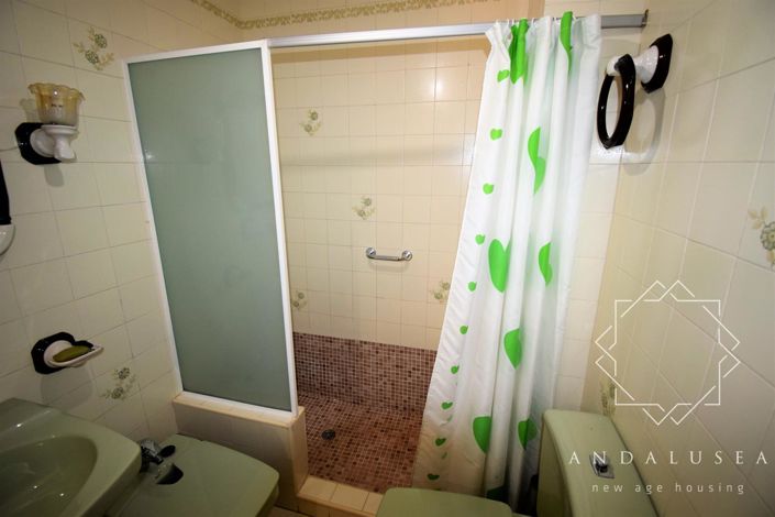 Image No.26-4 Bed Property for sale