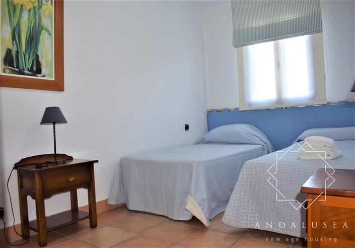 Image No.11-2 Bed Property for sale