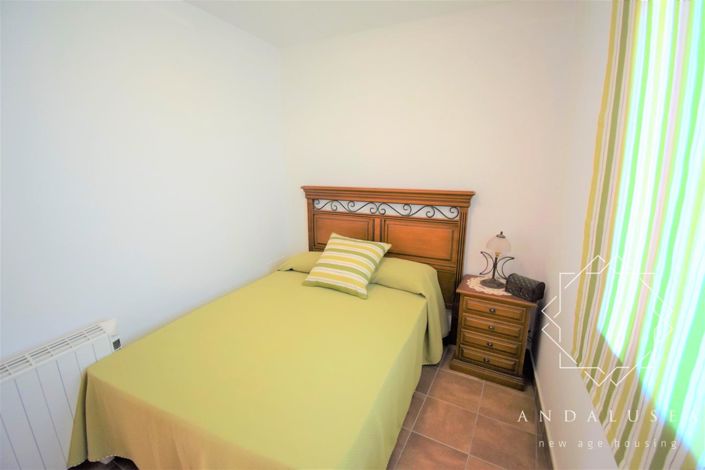 Image No.15-6 Bed Property for sale