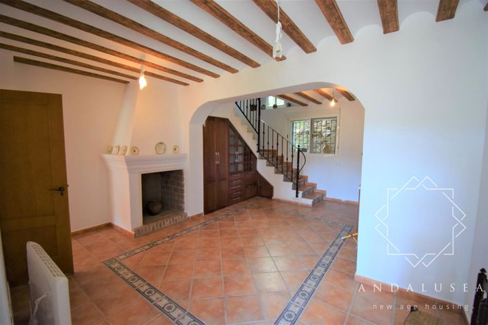 Image No.28-6 Bed Property for sale