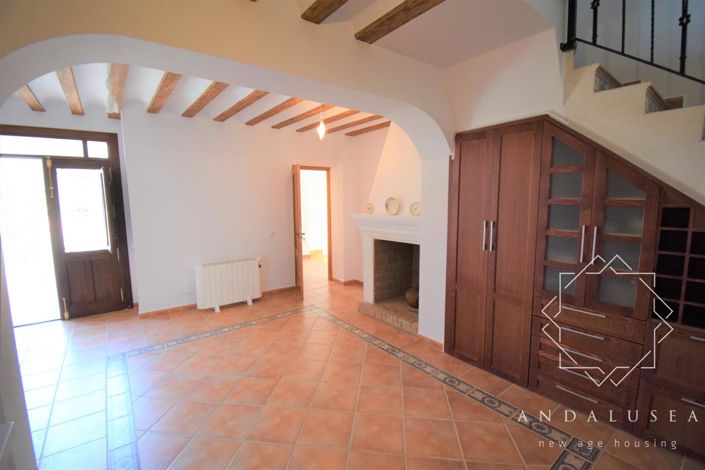 Image No.30-6 Bed Property for sale