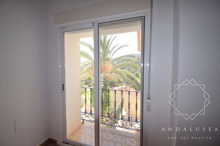 Image No.39-6 Bed Property for sale