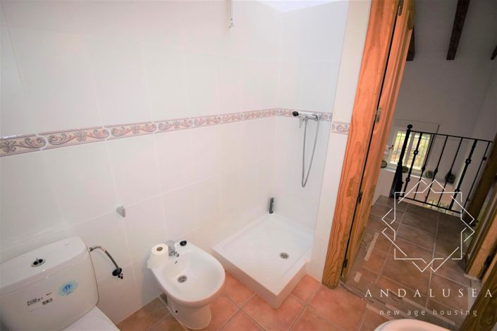 Image No.42-6 Bed Property for sale