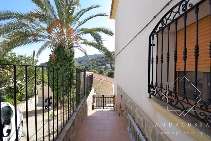 Image No.44-6 Bed Property for sale