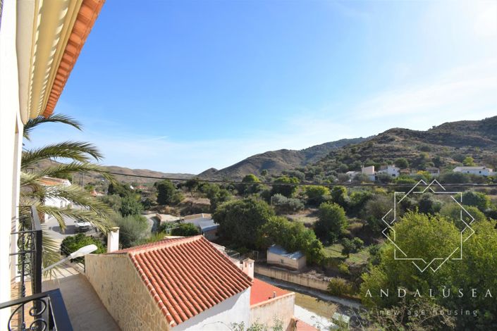 Image No.47-6 Bed Property for sale