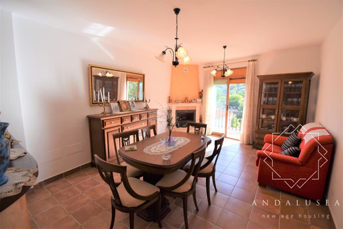 Image No.5-6 Bed Property for sale