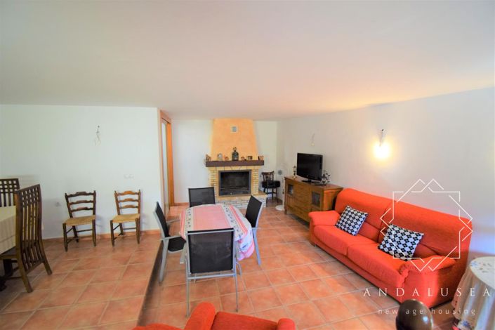 Image No.52-6 Bed Property for sale