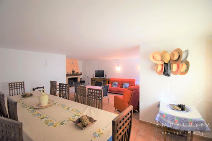 Image No.54-6 Bed Property for sale