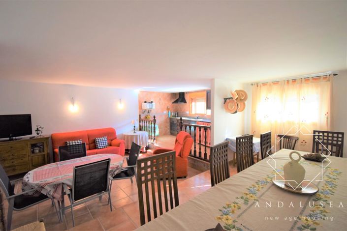 Image No.55-6 Bed Property for sale