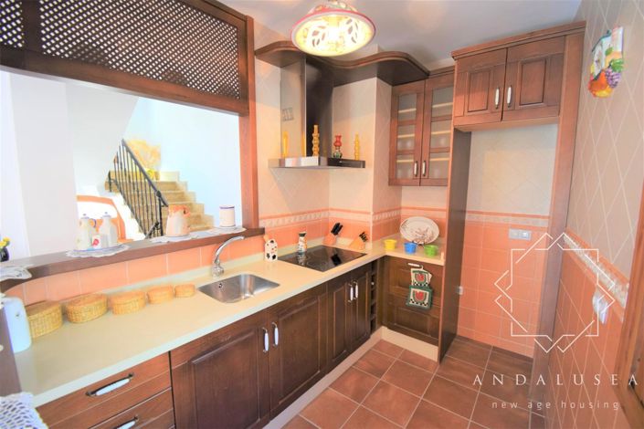 Image No.6-6 Bed Property for sale