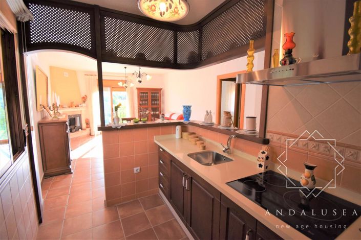 Image No.7-6 Bed Property for sale