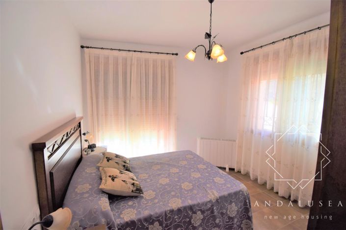 Image No.9-6 Bed Property for sale