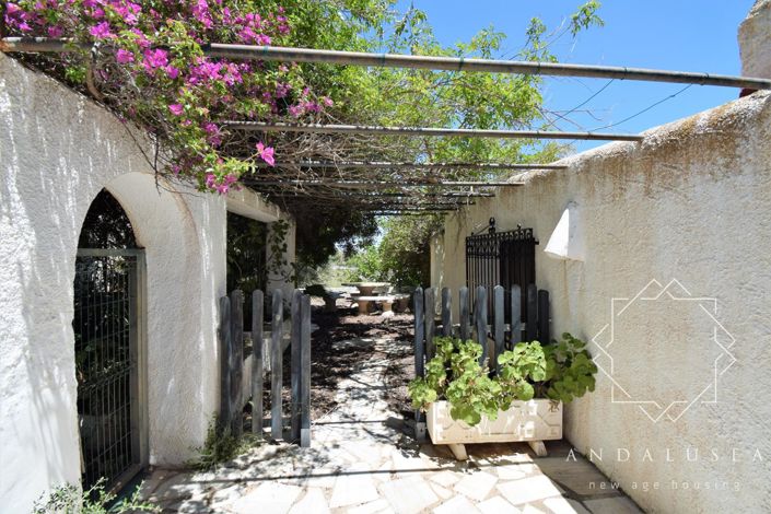 Image No.11-6 Bed Property for sale