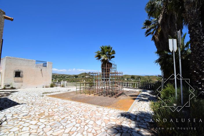 Image No.39-6 Bed Property for sale