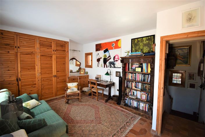 Image No.36-4 Bed Property for sale