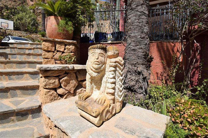 Image No.50-4 Bed Property for sale