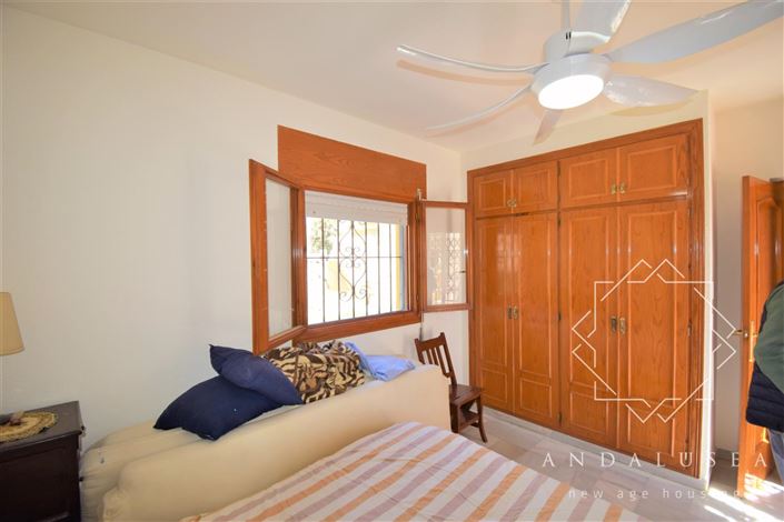 Image No.16-3 Bed Property for sale