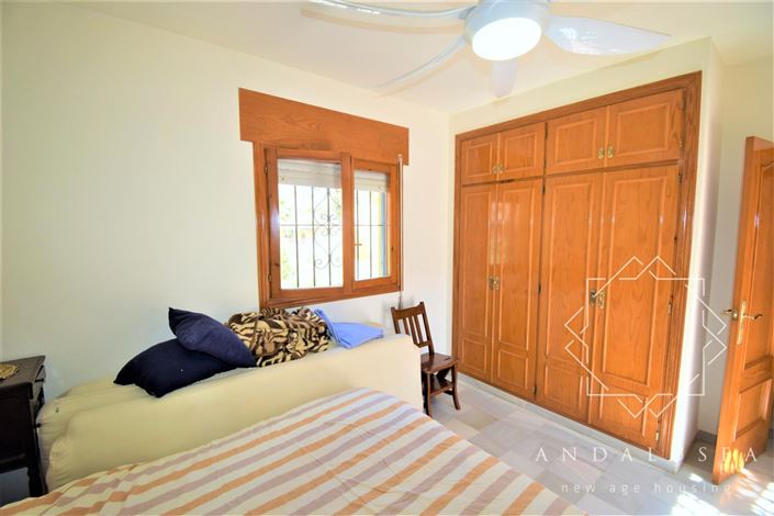 Image No.17-3 Bed Property for sale