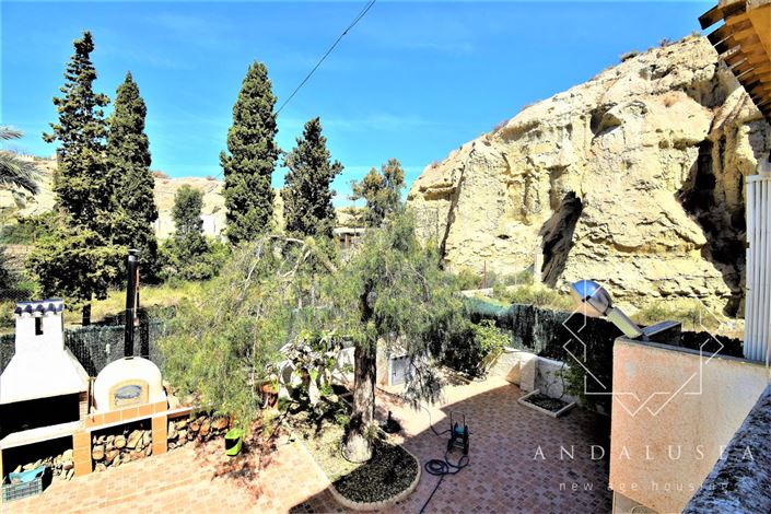 Image No.34-3 Bed Property for sale