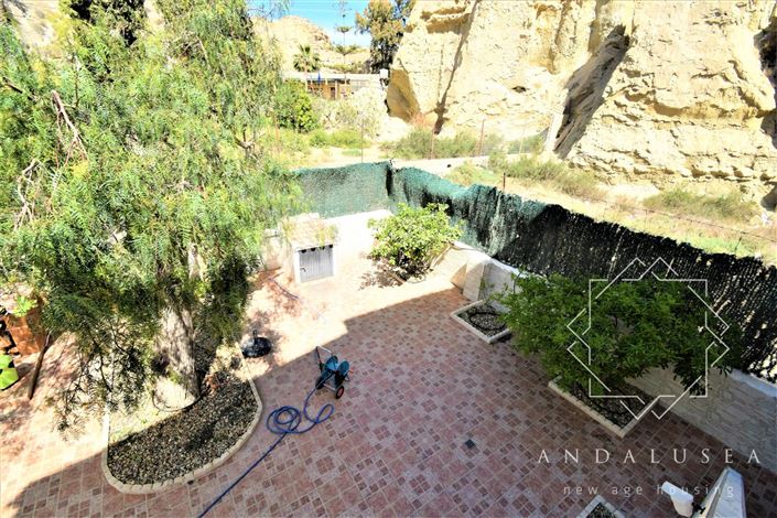 Image No.35-3 Bed Property for sale