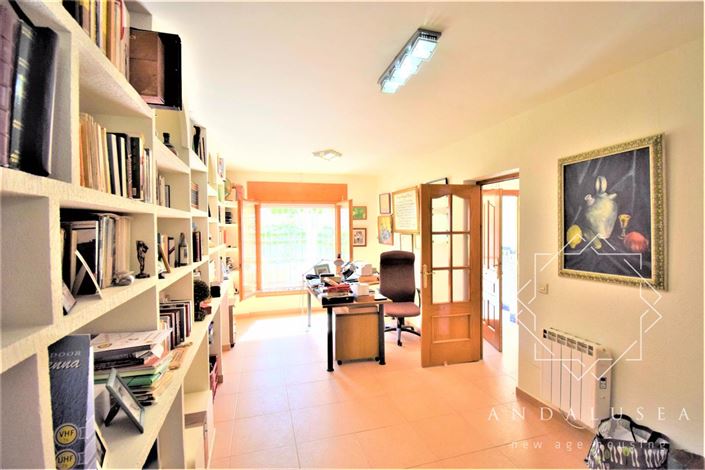 Image No.4-3 Bed Property for sale