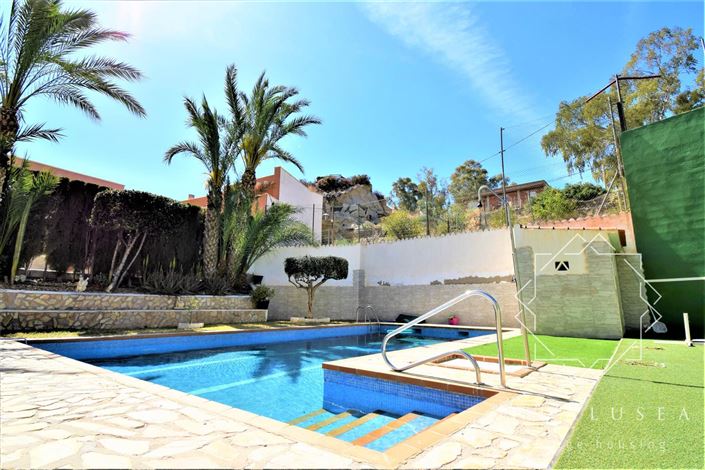 Image No.42-3 Bed Property for sale