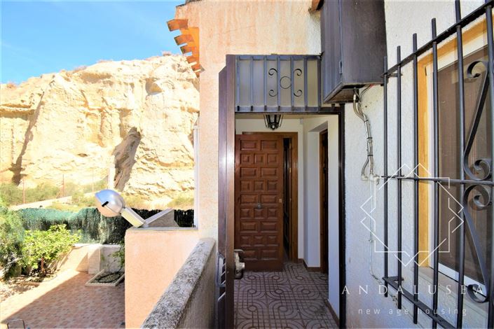 Image No.48-3 Bed Property for sale