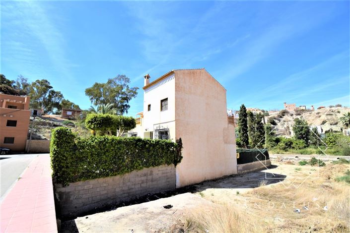 Image No.54-3 Bed Property for sale