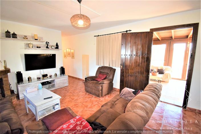 Image No.12-3 Bed Property for sale