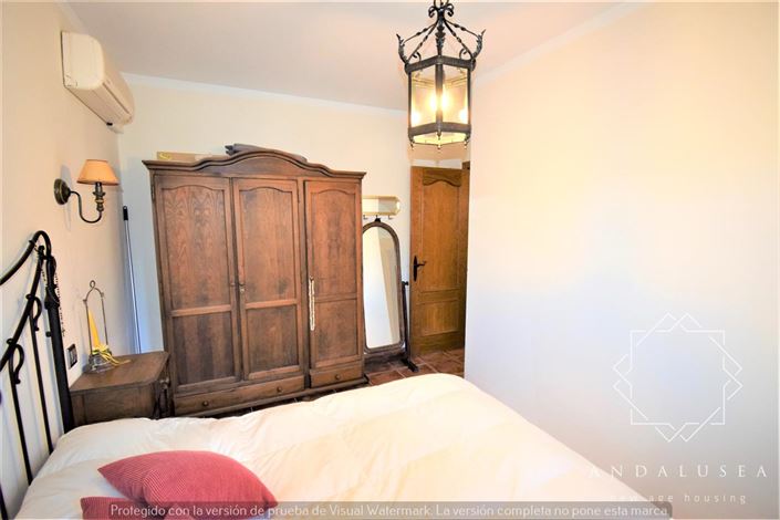 Image No.19-3 Bed Property for sale