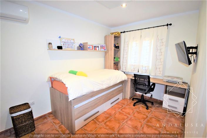 Image No.23-3 Bed Property for sale