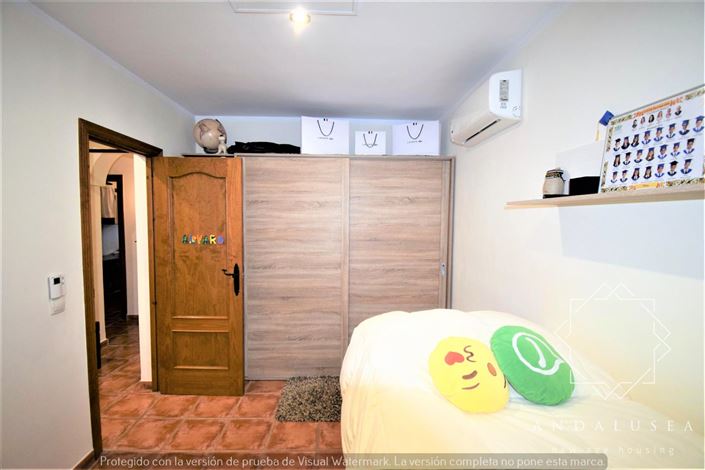 Image No.25-3 Bed Property for sale