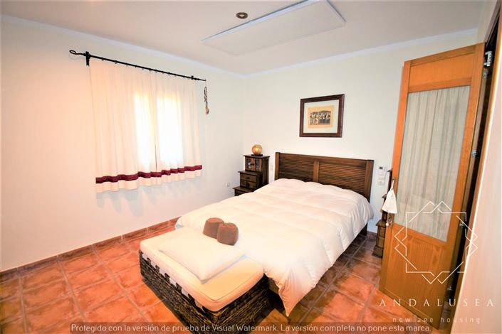 Image No.27-3 Bed Property for sale