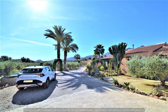 Image No.3-3 Bed Property for sale