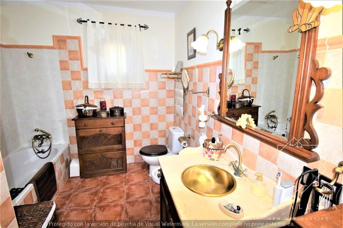 Image No.33-3 Bed Property for sale