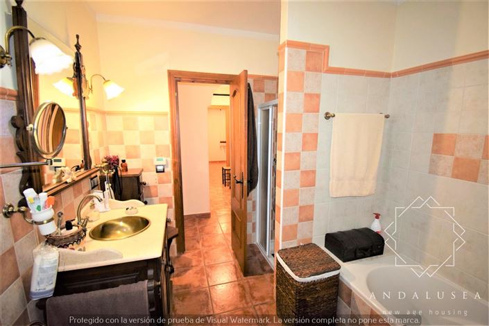 Image No.34-3 Bed Property for sale