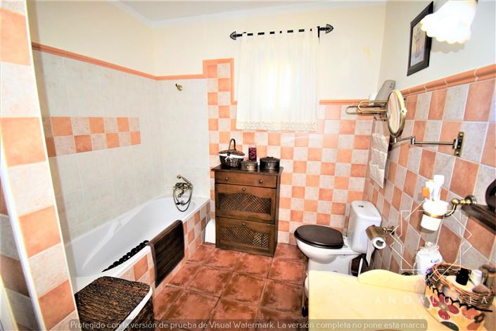 Image No.36-3 Bed Property for sale