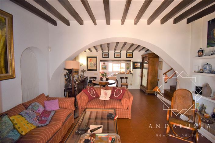 Image No.14-4 Bed Property for sale