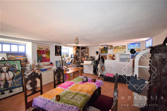 Image No.19-4 Bed Property for sale