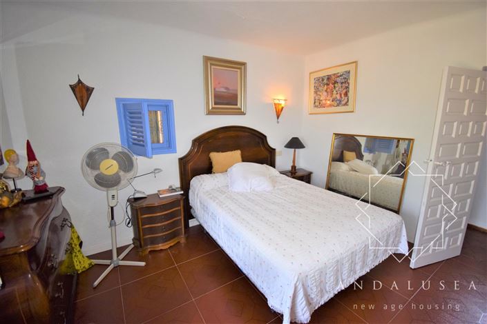 Image No.24-4 Bed Property for sale