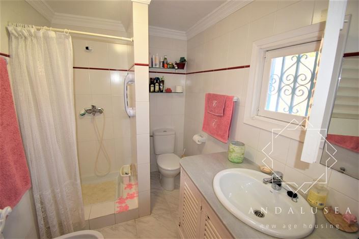 Image No.29-4 Bed Property for sale