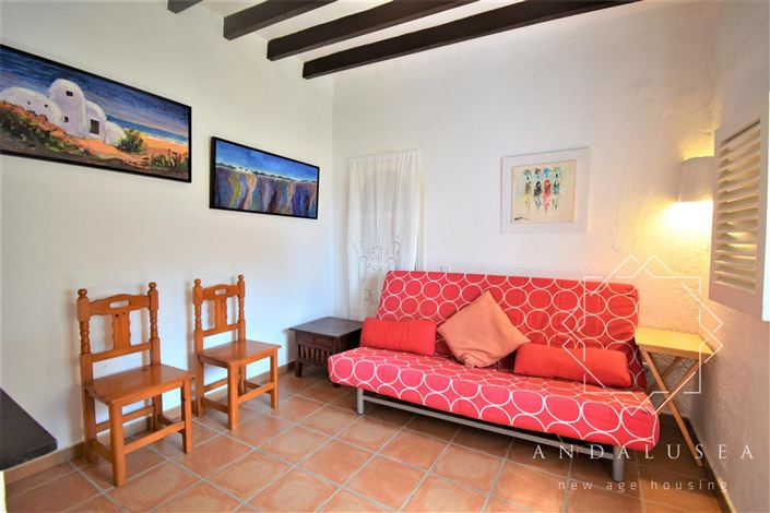 Image No.4-4 Bed Property for sale